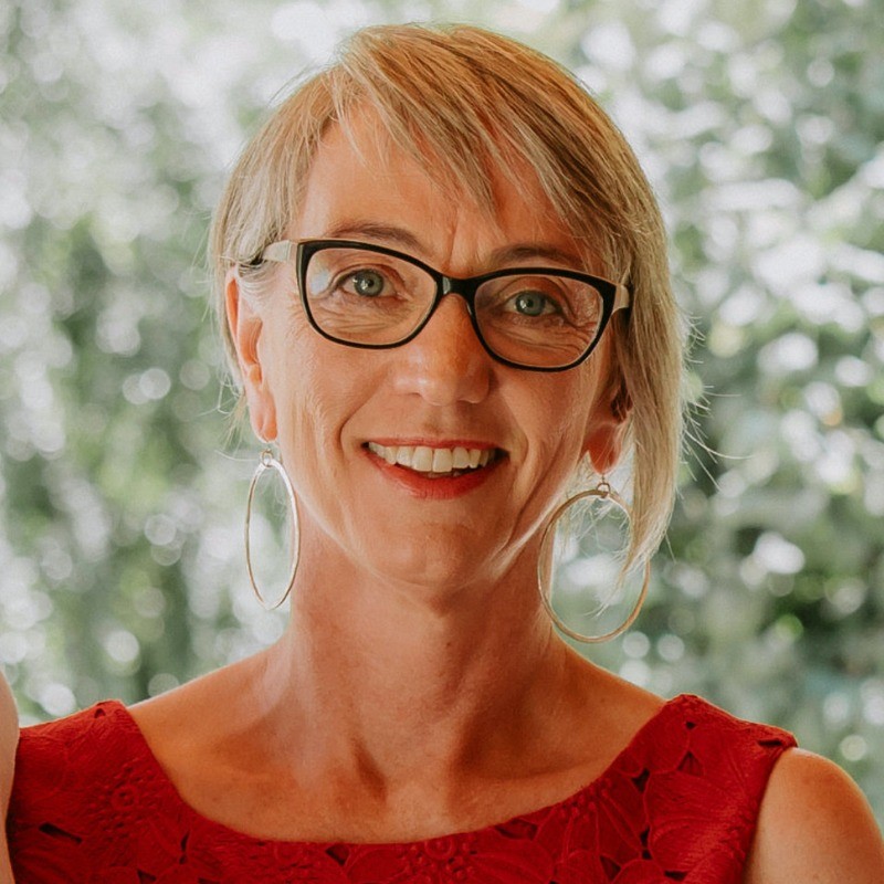 Christina Parolin Headshot 